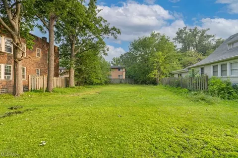 3 Rd, Berea, OH 44017