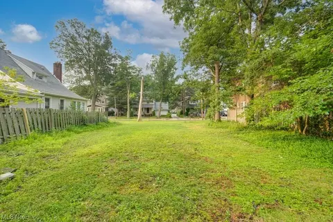3 Rd, Berea, OH 44017 photo 2