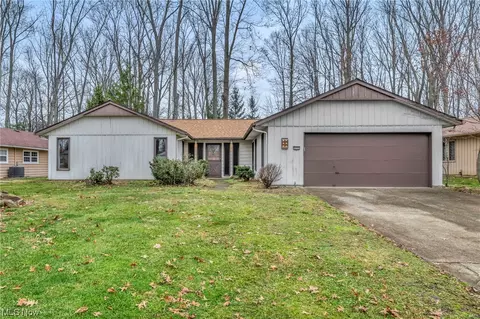 6113 Creekside Ln, North Ridgeville, OH 44039