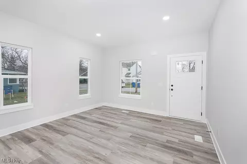 944 Shadowrow, Willoughby, OH 44094 photo 3