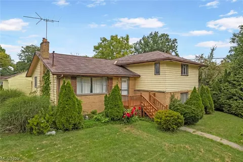 656 W Highland Ave, Ravenna, OH 44266
