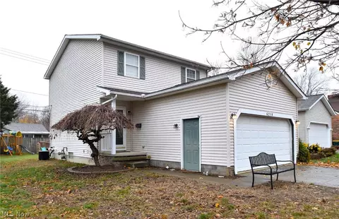 6218 Tall Oaks Dr, Mentor, OH 44060