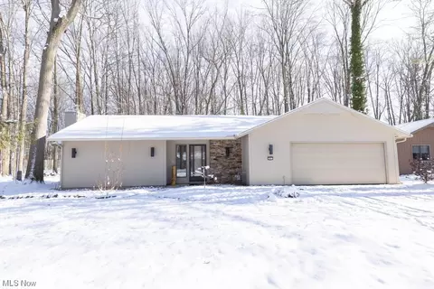 10013 Maple Branch Trl, Strongsville, OH 44149