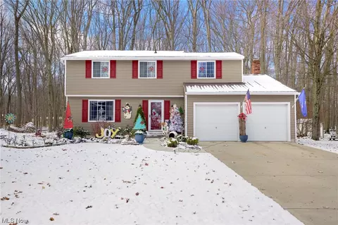 4608 Wildflower Dr, North Canton, OH 44720