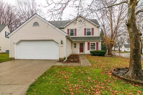5835 Pineview Ln #302, Willoughby, OH 44094