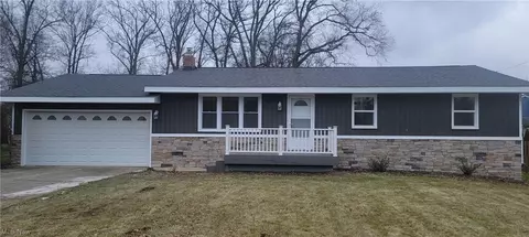 6736 Clingan Rd, Poland, OH 44514