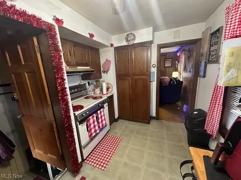 206 W 30th St, Lorain, OH 44052 photo 6