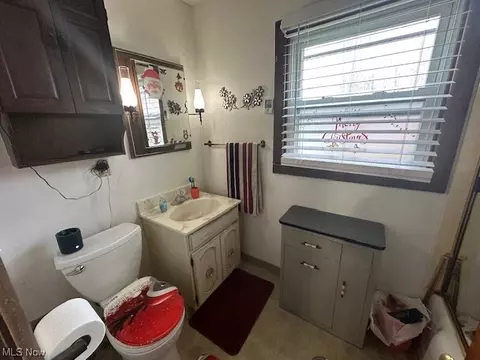 206 W 30th St, Lorain, OH 44052 photo 8