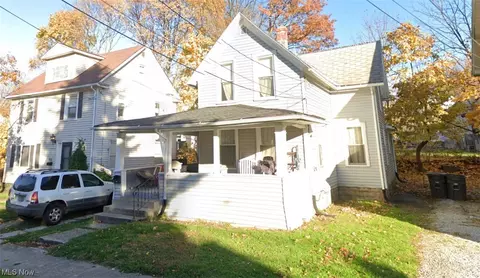 927 Bloomfield Ave, Akron, OH 44313