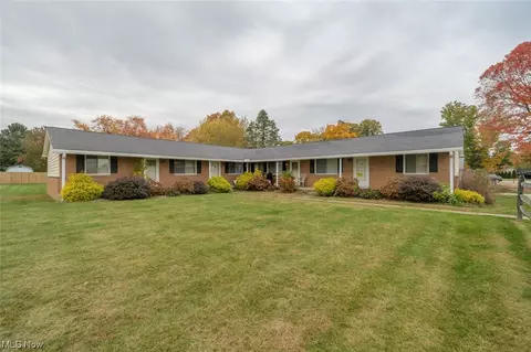 5064 S Main St, New Franklin, OH 44319