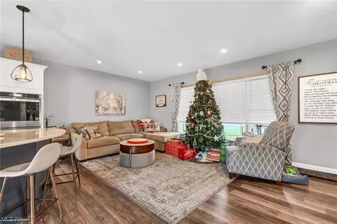 4853 Elyria, Lorain, OH 44055 photo 10