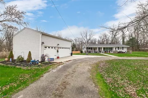4853 Elyria, Lorain, OH 44055 photo 3