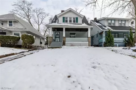 5233 Anthony St, Maple Heights, OH 44137