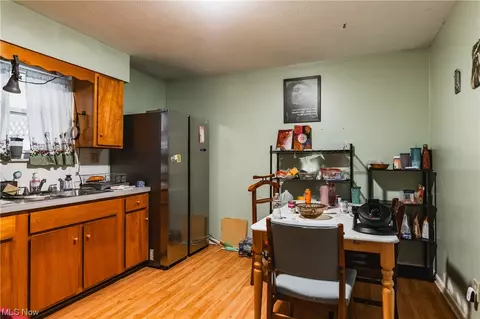 Kitchen - 5118 Briscoe Rd, Parkersburg, WV 26104 photo 2 of 2