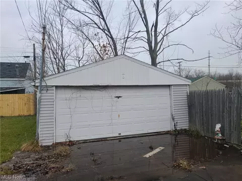 164 Clinton Ave, Elyria, OH 44035 photo 9
