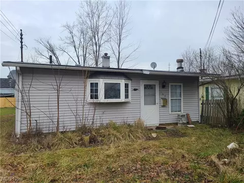 164 Clinton Ave, Elyria, OH 44035