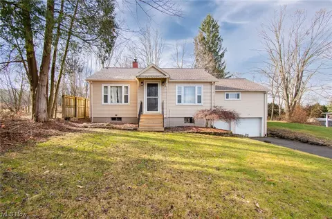 141 Carbon Hl, East Palestine, OH 44413