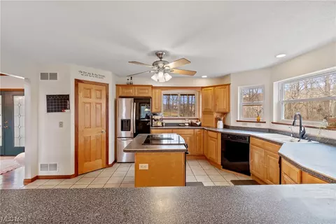 34005 Cattle Dr, Barnesville, OH 43713 photo 15
