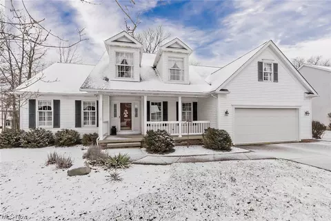453 Medway Rd, Highland Heights, OH 44143