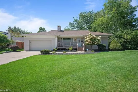 2576 Larchmont Rd, Beachwood, OH 44122