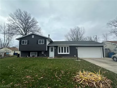 617 Oakwood, Sheffield Lake, OH 44054