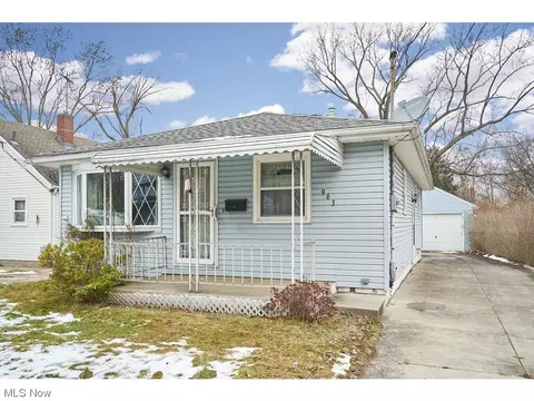 963 Clifford Ave, Akron, OH 44306