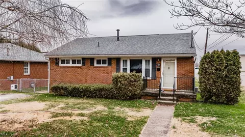 900 16th St, Vienna, WV 26105