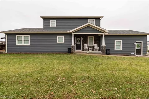 139 N Fairview Ave, Dover, OH 44622