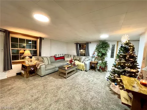 9546 E Center St, Windham, OH 44288 photo 7