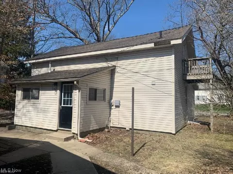 9546 E Center St, Windham, OH 44288 photo 2