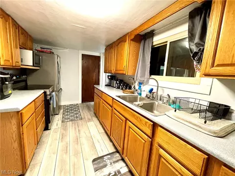9546 E Center St, Windham, OH 44288 photo 8