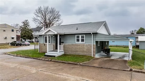 3208 Clement Ave, Parkersburg, WV 26104