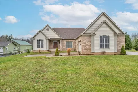 4052 Cottage Grv, Uniontown, OH 44685