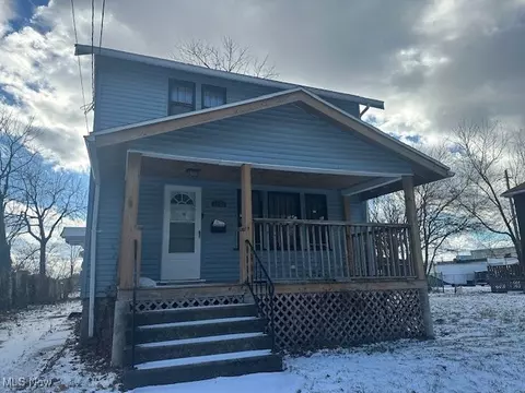 1055 W 12th St, Lorain, OH 44052
