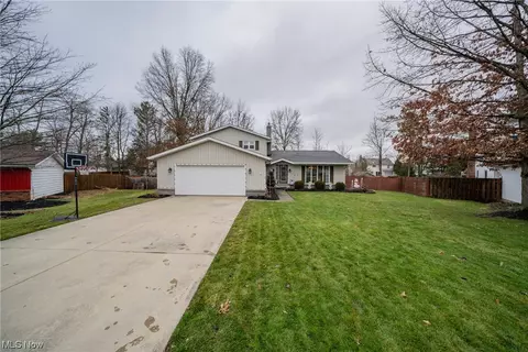 36 Monticello Dr, Brunswick, OH 44212