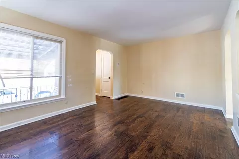 6107 Forest Ave, Parma, OH 44129 photo 10