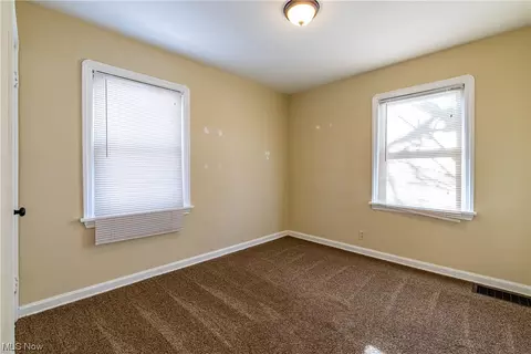 6107 Forest Ave, Parma, OH 44129 photo 28