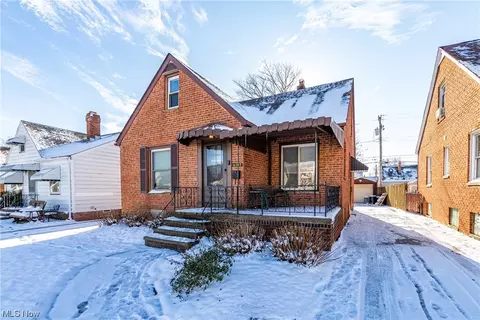 6107 Forest Ave, Parma, OH 44129