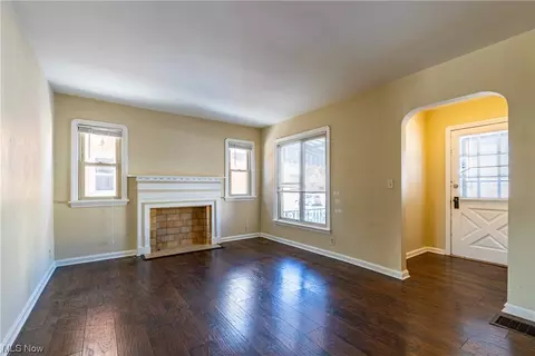 6107 Forest Ave, Parma, OH 44129 photo 8