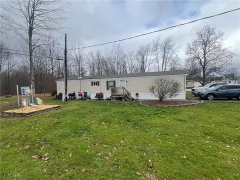 2865 Carrie Ave, Southington, OH 44470