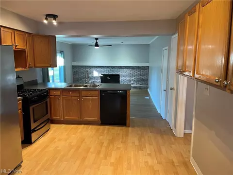 7090 E Jefferson, Mentor, OH 44060 photo 2