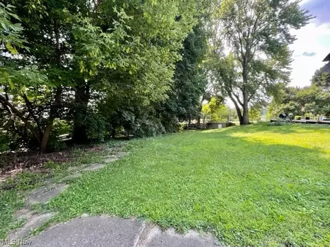 V/l Huron Street, Barberton, OH 44203
