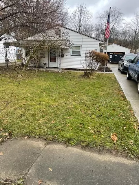 956 Fairwood Blvd, Elyria, OH 44035