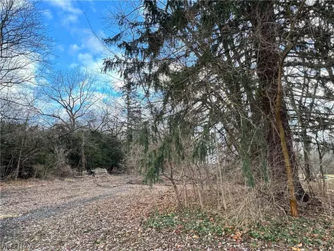 554 E Main St, Madison, OH 44057