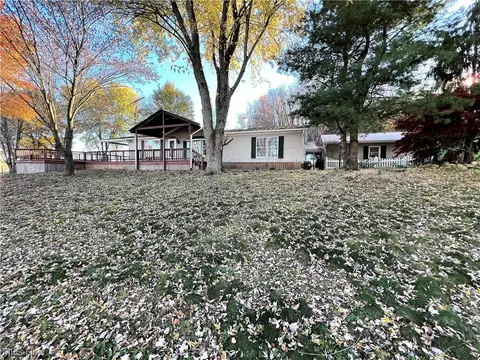 50519 Carroll Rd, East Liverpool, OH 43920