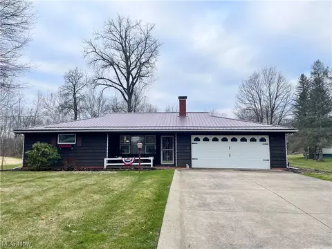 16464 Delmar Dr SE, Minerva, OH 44657