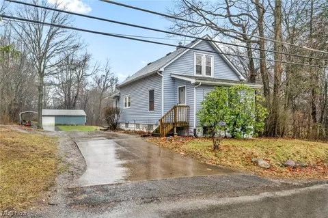 2892 Hayne Rd, Akron, OH 44312