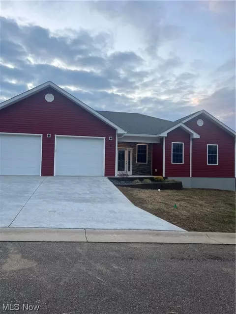 7 Quail St, Little Hocking, OH 45742