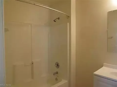 244 E 238th St, Euclid, OH 44123 photo 11