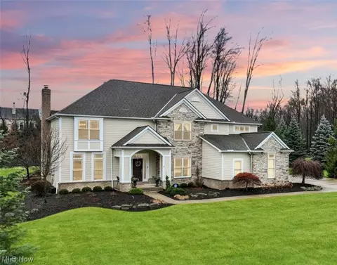 4806 Snow Blossom Ln, Brecksville, OH 44141